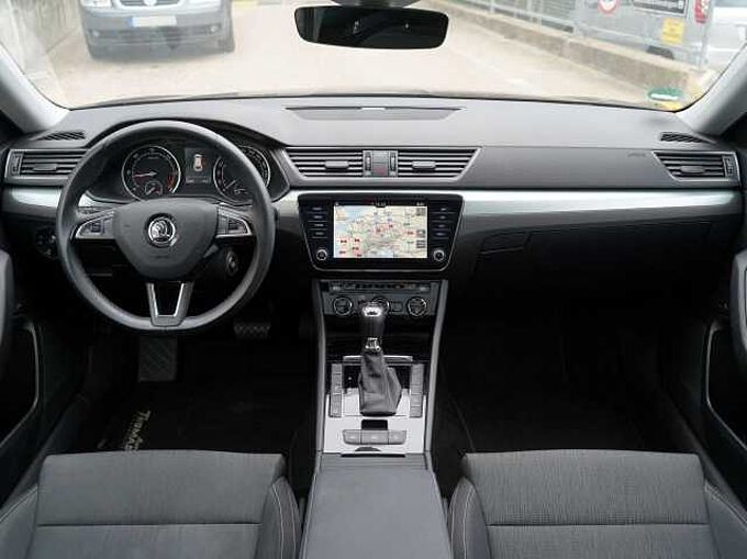 SKODA Superb Ambition 4x4 | Standheizung | 2.0TDI | Business